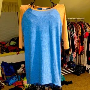 Women’s XS LuLaRoe T-Shirt